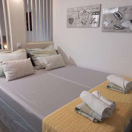 Studio Apartment With Pool Pula Exterior photo
